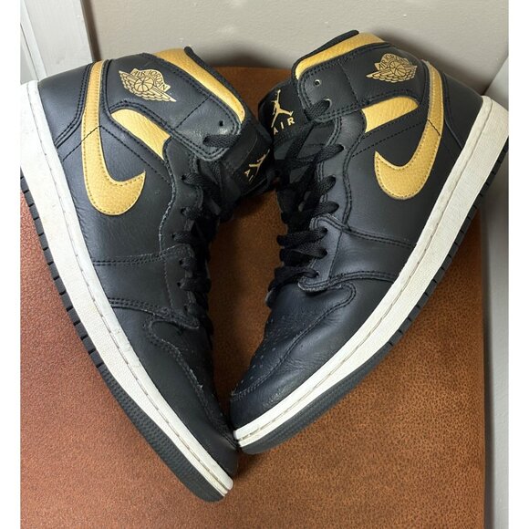 Air Jordan 1 Mid Top Black Metallic Gold Leather Sneaker Men´s 8.5 DQ8426-071 - Picture 3 of 10